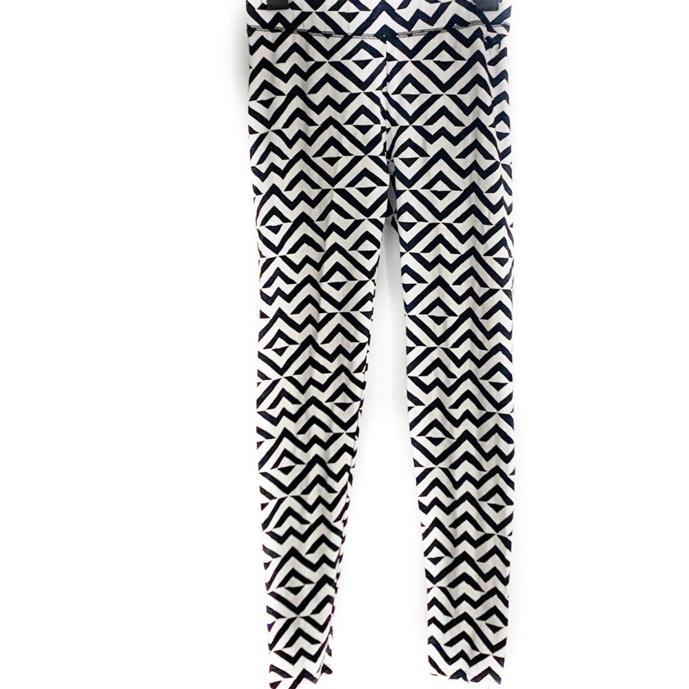 PINK by Victoria’s Secret Graphic Chevron Leggings